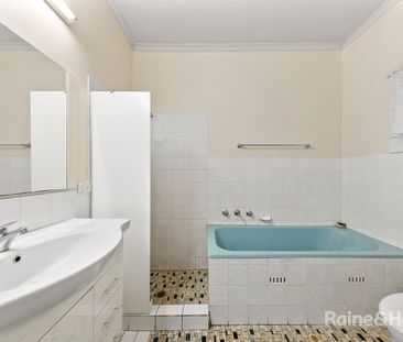 Cozy Family Home in a Convenient Ingleburn Location! - Photo 5