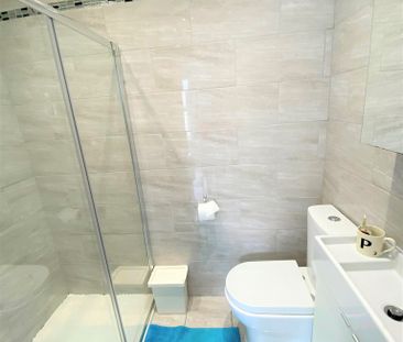 Alfred Road, London - Photo 6