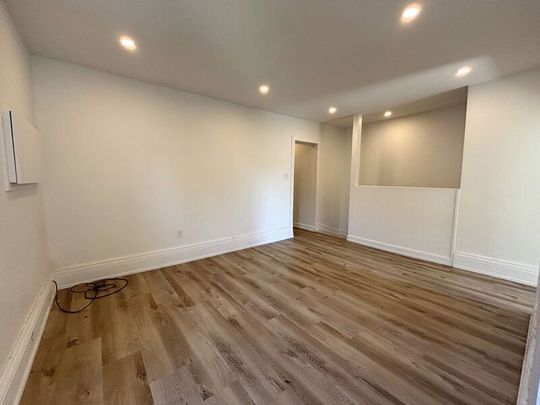 $1,999 / 4 br / 1 ba / 26 Cayuga st unit B - Photo 1