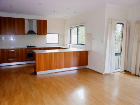 4 Bed, 2 Bath - Photo 3