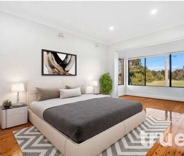 RENOVATED HOME WITH STUNNING TIMBRELL PARK VIEWS - Photo 5