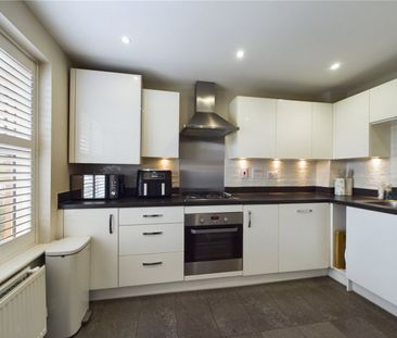 Whitethorn, Shinfield, Reading, Berkshire, RG2 - Photo 2
