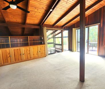 'FULL TIMBER TREEHOUSE' ON 2.2 ACRES CLOSE TO BEACH - Photo 2
