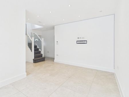 4 bedroom bungalow to rent - Photo 2