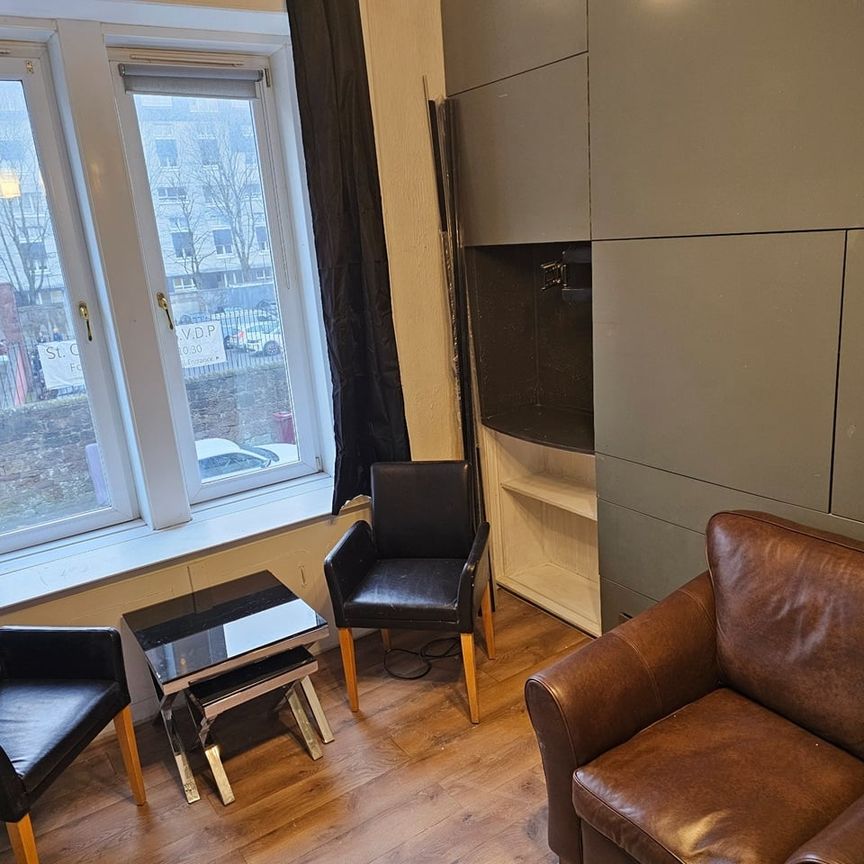 Studio Flat, Kirkwood Street, G73 - Photo 1