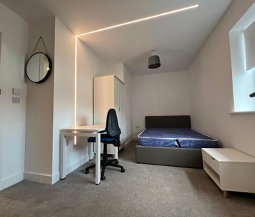 4 bedroom flat to rent - Photo 5