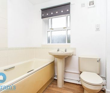 2 bed Flat for Rent - Photo 5