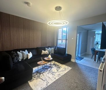 6 Bed End Terrace, Balfour Road, NG7 - Photo 1