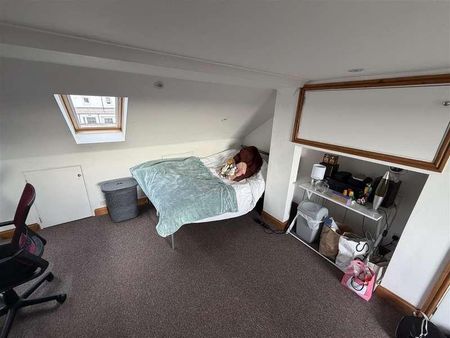 Carlyle Avenue, Brighton, BN2 - Photo 2