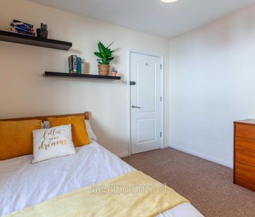 Room 1 - Photo 6