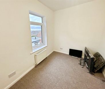 3 bedroom end of terrace house to rent - Photo 5