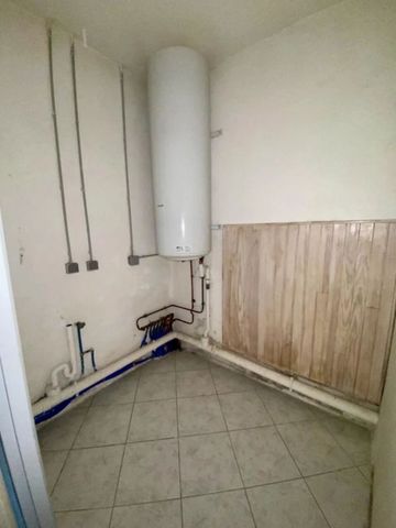 A VILLENEUVE SUR LOT T2 BIS AVEC JARDIN ET PARKING PRIVATIF - Photo 4