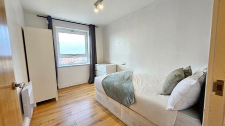 2 bedroom flat to rent - Photo 4