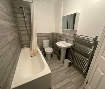 Brooklyn Road, Woking, Surrey, GU22 7SW - Photo 2