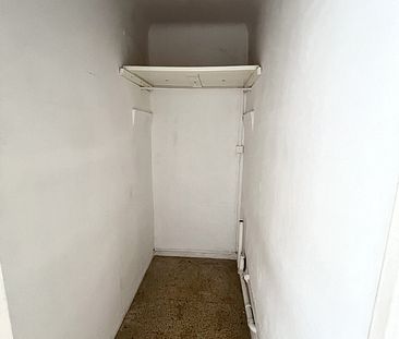 Appartement 3 pièces 55m2 MARSEILLE 13EME 774 euros - Photo 3