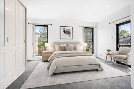 Elegant Family Living in the Heart of Earlwood - Photo 3