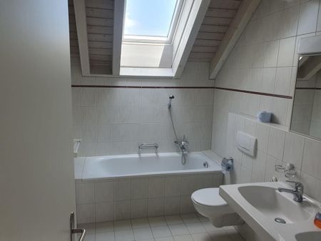 Spacious 4.5-room attic duplex apartment with sunny balcony, Wängi - Photo 5