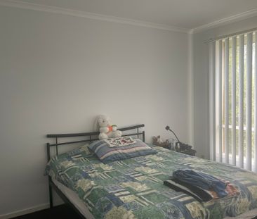 25 Strong Drive, Hampton Park VIC - Photo 3