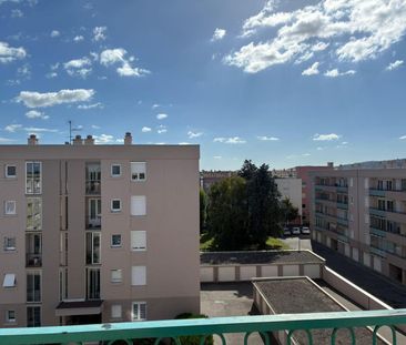 Location Appartement 4 pièces 76m² GUILHERAND GRANGES 07500 - Photo 5