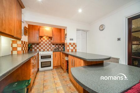 3 bedroom semi-detached house to rent - Photo 5