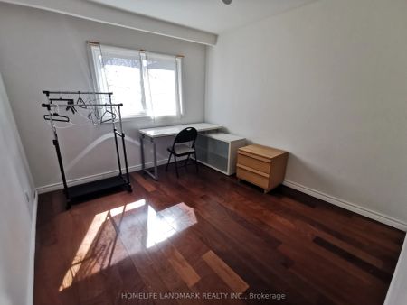 84 Harrington Crescent #Middle - Photo 3