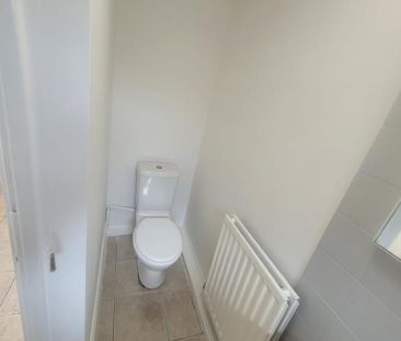 2 bedroom semi-detached house to rent - Photo 4