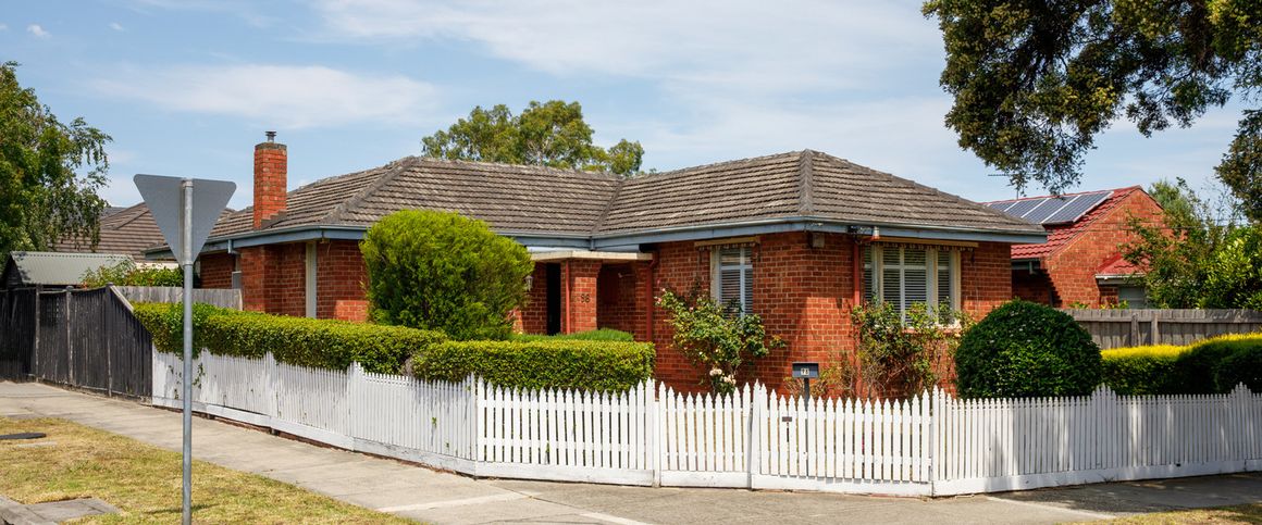 Charming Three-Bedroom Home in the Prestigious McKinnon School Zone - Photo 1