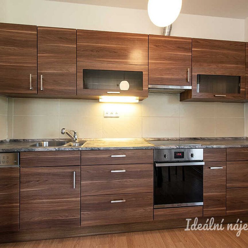 Pronájem bytu 3+kk 68 m² - Fotografie 1