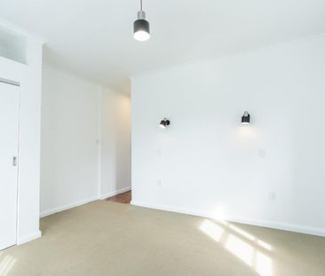 Cutest College Street home - Photo 2