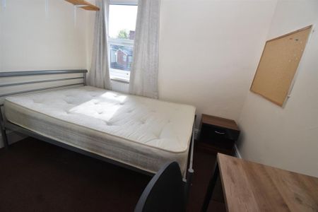 4 bedroom apartment to rent - Photo 5