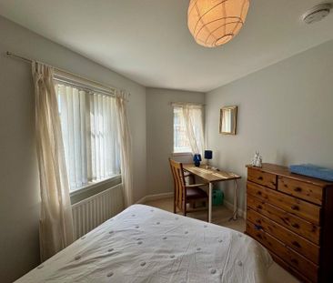 3 bedroom flat to rent - Photo 6