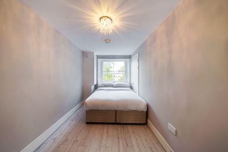 3 bedroom apartment to rent - Photo 2