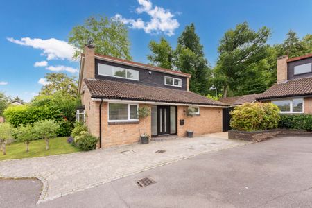Burleigh Lane, Ascot - Photo 2