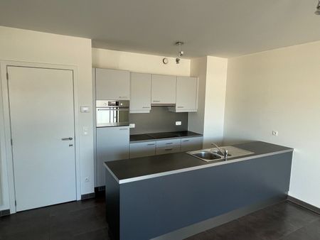 Welgelegen appartement met twee slaapkamers en autostaanplaats - Foto 3