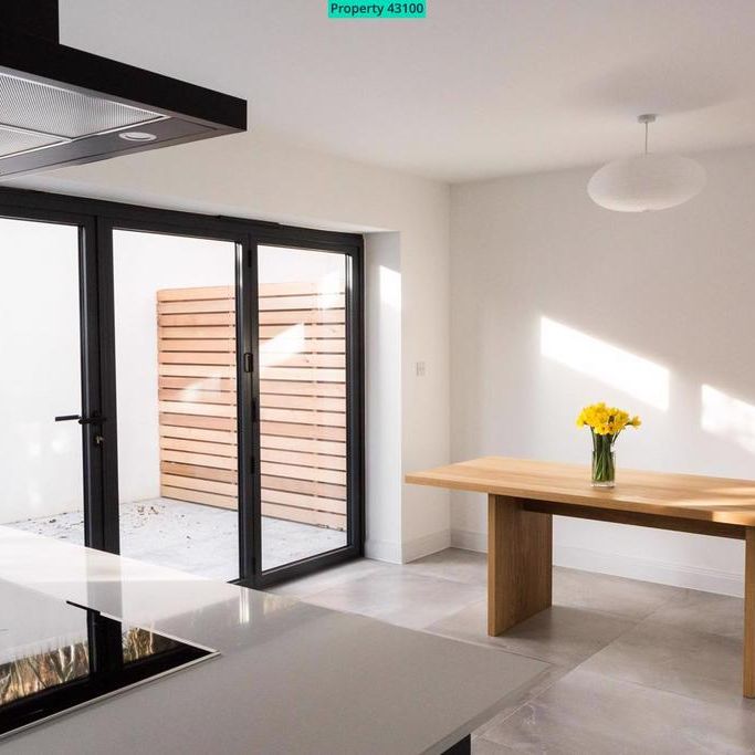 4 bedroom terraced house to rent - Photo 1