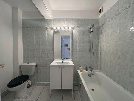 Location Appartement 3 pièces 47m² - Photo 2