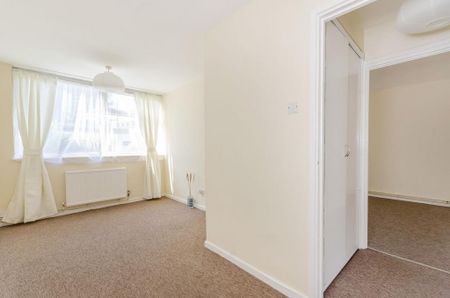 1 bedroom flat to rent - Photo 5