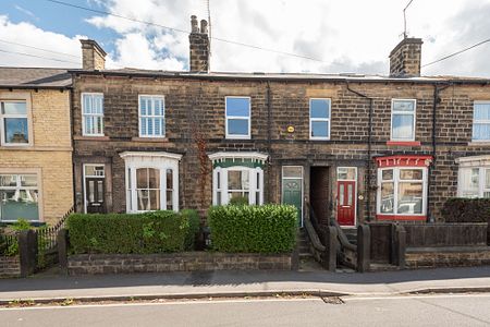 4 bedroom Terraced House to rent - Photo 2