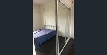 2 storey, 6-bedroom share house located in the heart of Mayfield - Photo 2