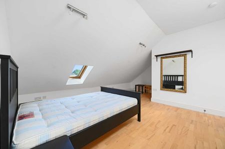 3 bedroom flat to rent - Photo 5