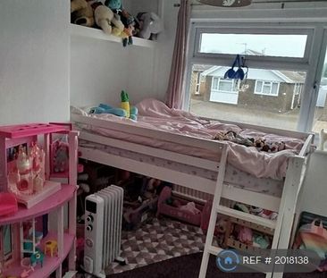 3 bedroom semi-detached house to rent - Photo 6