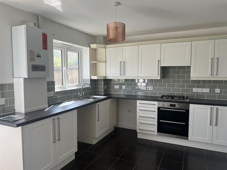 2 Chestnut Avenue, Crewkerne - Photo 4