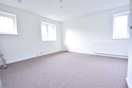 The Willows, Caversham, Reading, RG4 - Photo 2