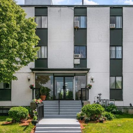 2 CH - 1 SDB - Saint-Jean-sur-Richelieu - $1,245 /mo - Photo 3