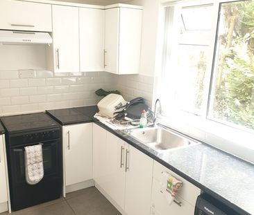 2 Bed Flat, New Bedford Road, LU3 - Photo 1