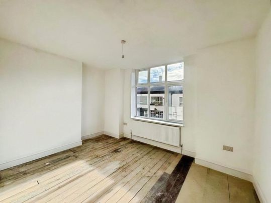 4 bedroom end of terrace house to rent - Photo 1