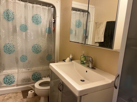For Lease - 6043 Chidham Crescent, Mississauga, Ontario - Photo 2
