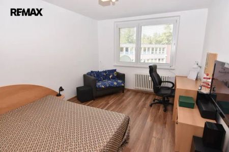 Nabízíme k nájmu byt 1+1 35 m - Fotografie 2