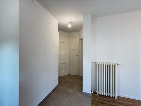 Bel appartement de 2.5 pièces proche du centre-ville entièrement rénové - Foto 3