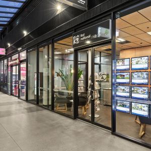 CONVENIENTLY LOCATED STUDIO APARTMENT - Photo 3